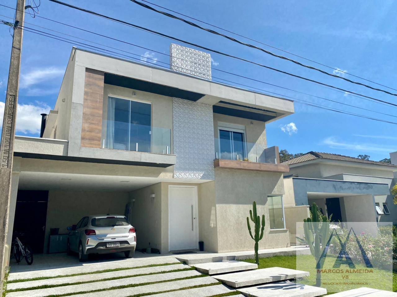 Casa de Condomínio à venda com 3 quartos, 299m² - Foto 1