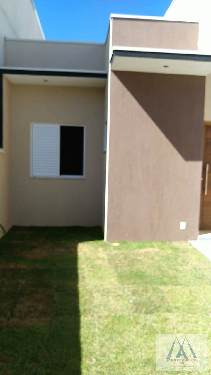 Casa à venda com 3 quartos, 93m² - Foto 2