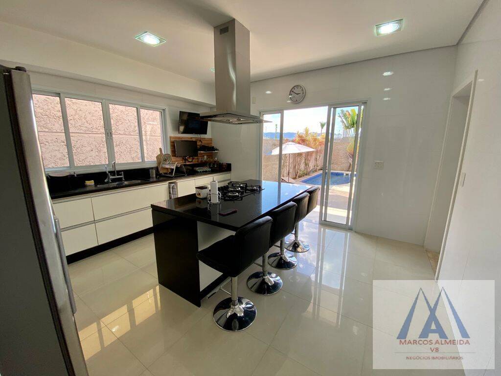 Casa à venda com 3 quartos, 340m² - Foto 22