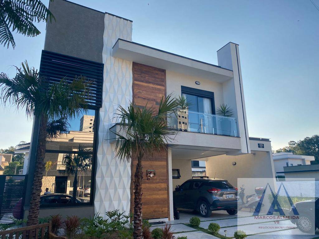 Casa de Condomínio à venda com 3 quartos, 220m² - Foto 1