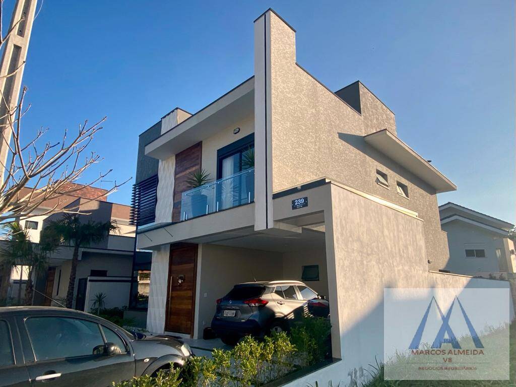 Casa de Condomínio à venda com 3 quartos, 220m² - Foto 2