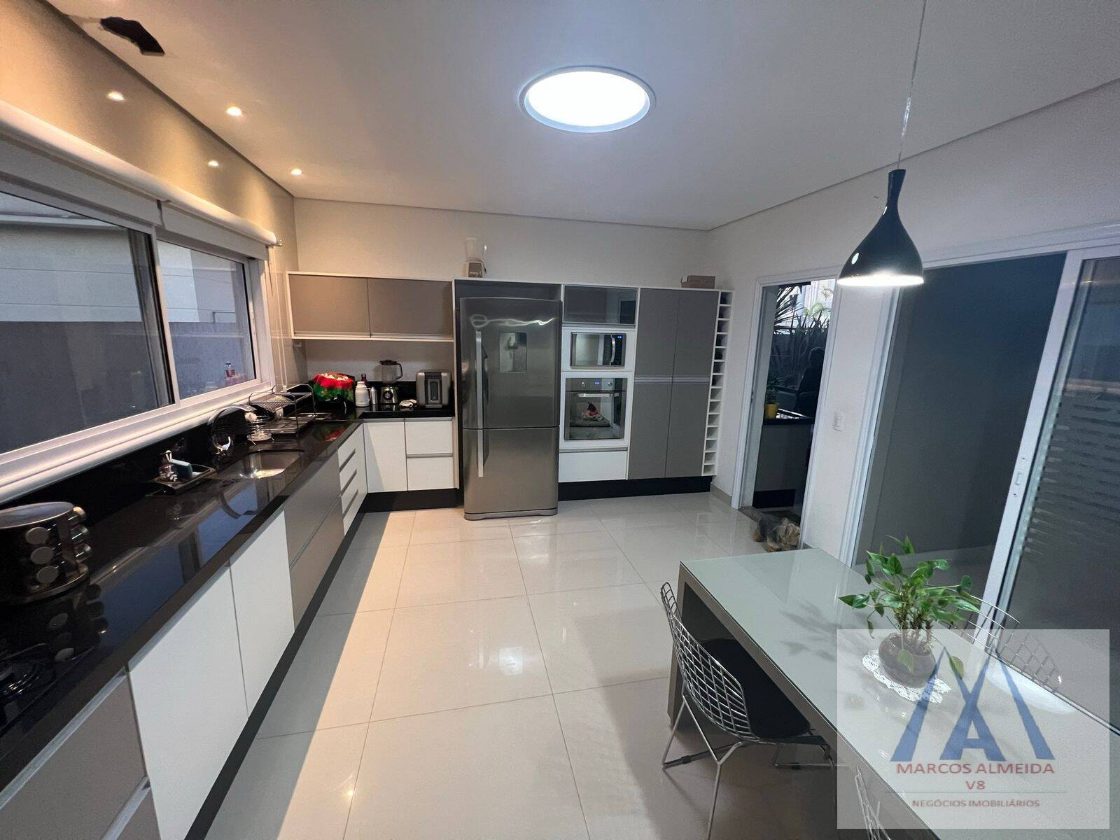 Casa de Condomínio à venda com 3 quartos, 320m² - Foto 13