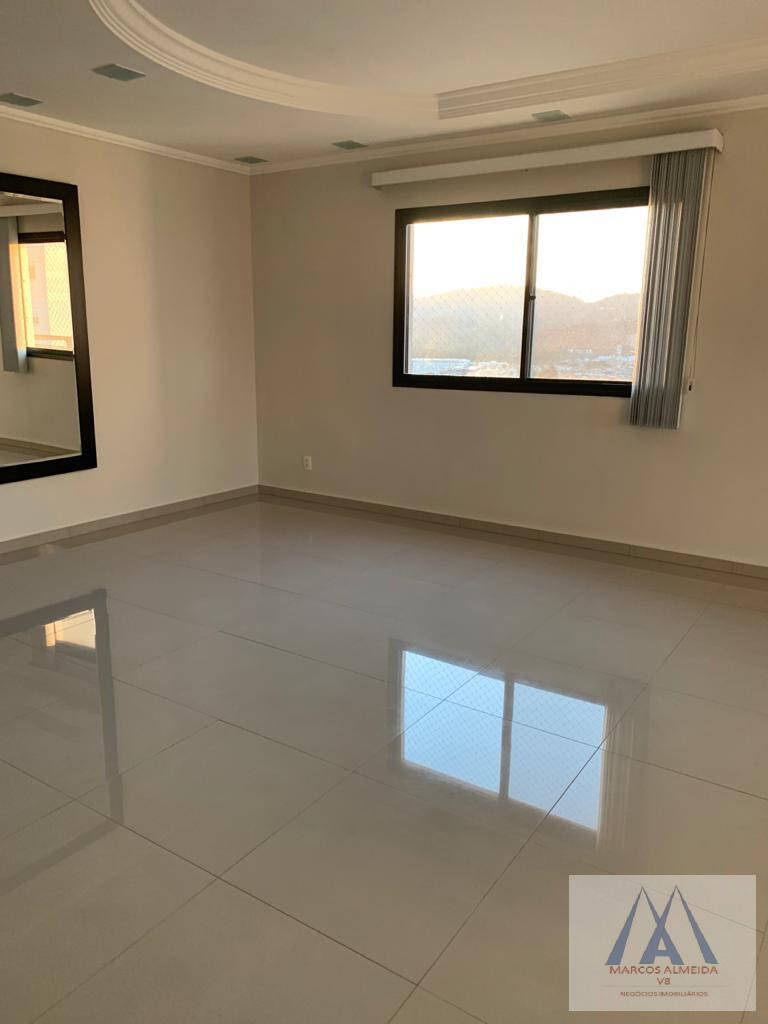 Apartamento à venda com 4 quartos, 210m² - Foto 12