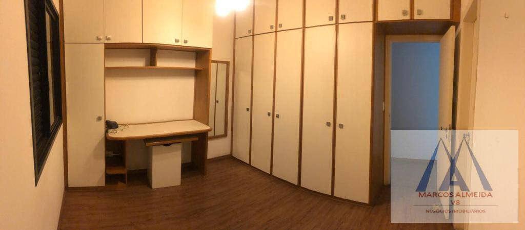 Apartamento à venda com 4 quartos, 210m² - Foto 11