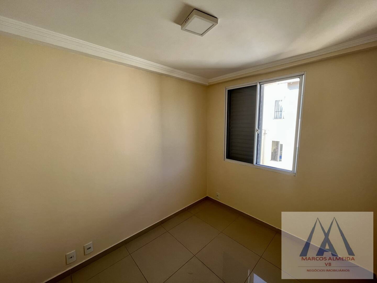 Apartamento à venda com 3 quartos, 55m² - Foto 2