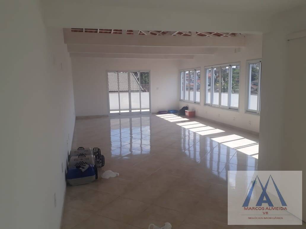 Sobrado à venda com 3 quartos, 435m² - Foto 2