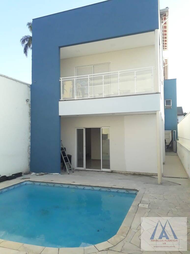 Sobrado à venda com 3 quartos, 435m² - Foto 1