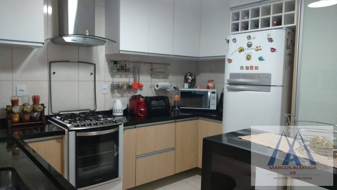 Sobrado à venda com 3 quartos, 180m² - Foto 10