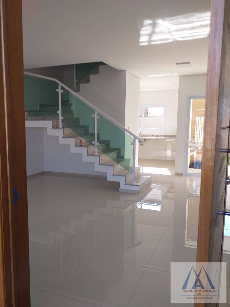 Sobrado à venda com 3 quartos, 130m² - Foto 4