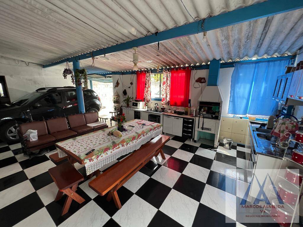 Casa à venda com 6 quartos, 150m² - Foto 6