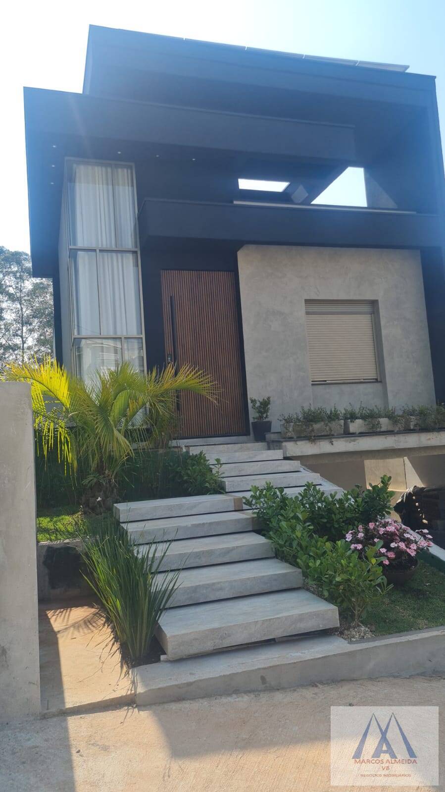 Casa de Condomínio à venda com 3 quartos, 200m² - Foto 1