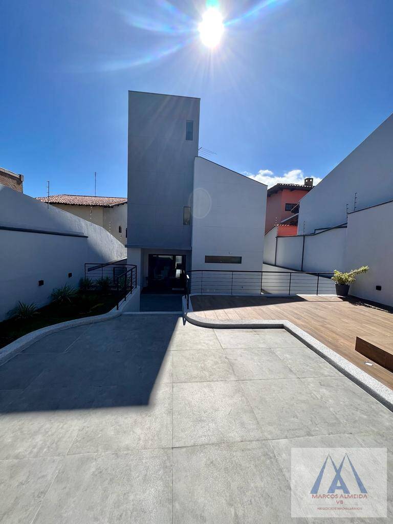 Casa à venda com 3 quartos, 284m² - Foto 9