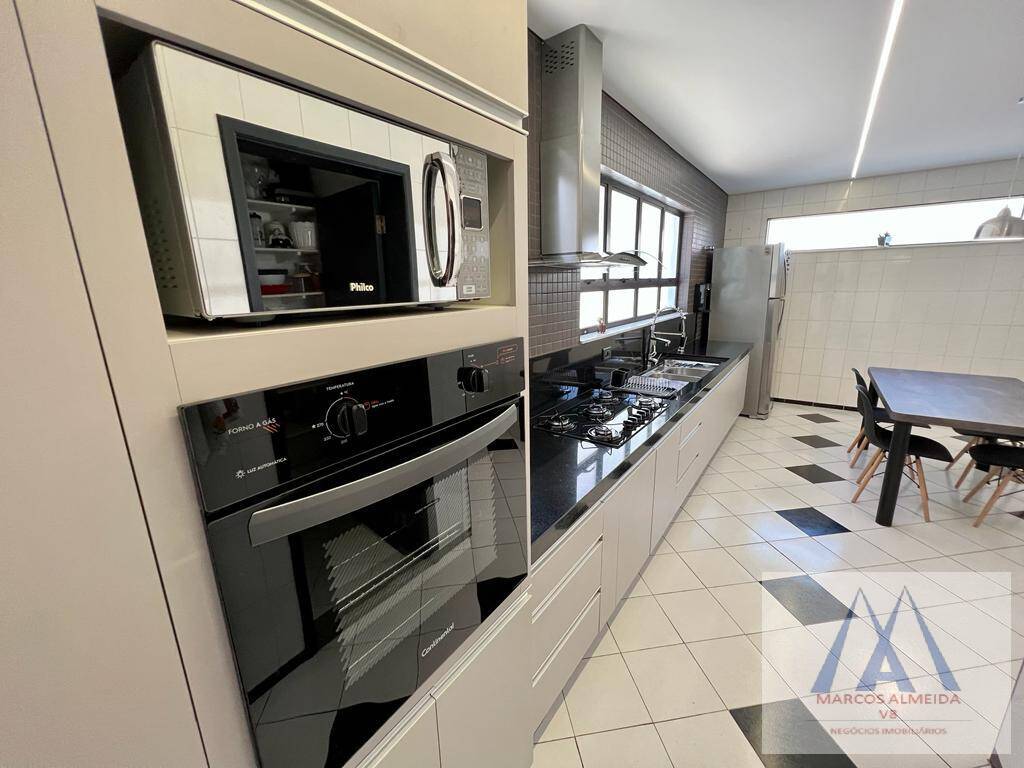 Casa à venda com 3 quartos, 284m² - Foto 25