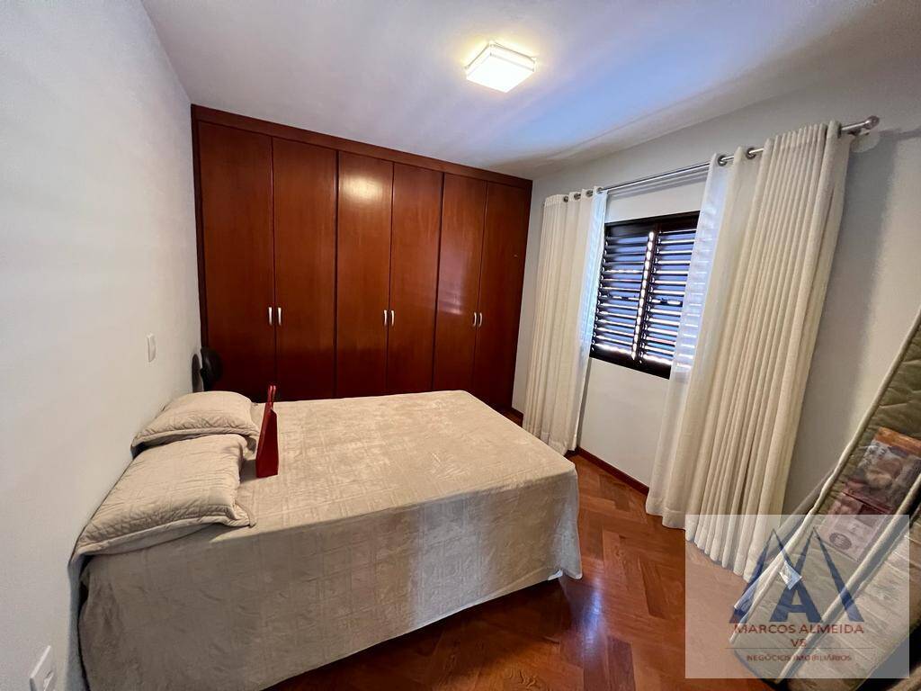 Casa à venda com 3 quartos, 284m² - Foto 35