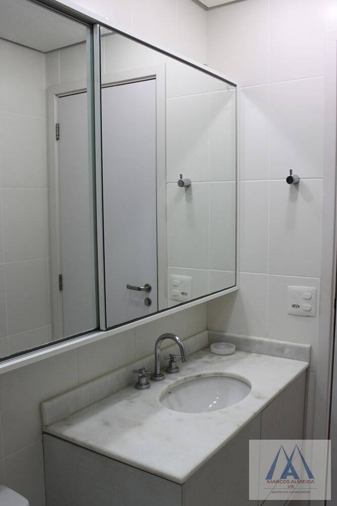 Apartamento à venda com 3 quartos, 113m² - Foto 11