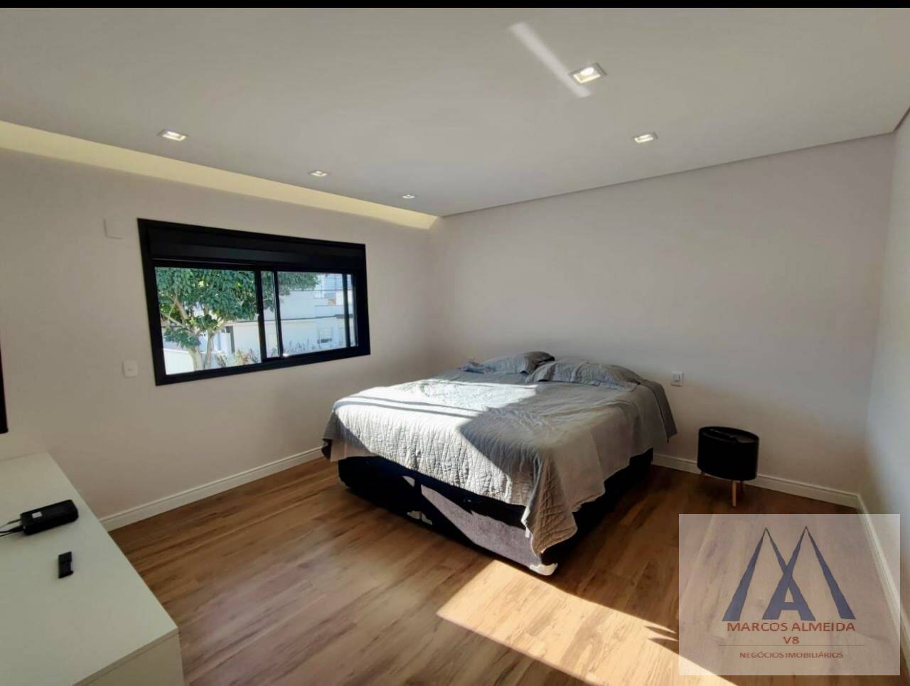 Casa de Condomínio para alugar com 3 quartos, 230m² - Foto 11