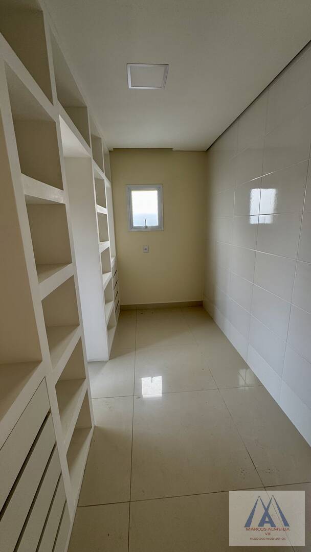 Casa de Condomínio para alugar com 3 quartos, 310m² - Foto 27