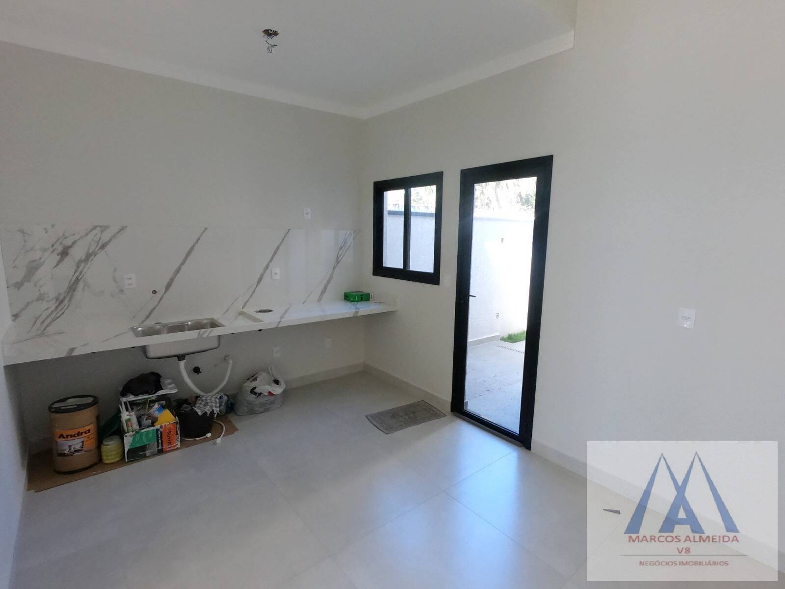 Casa à venda com 3 quartos, 81m² - Foto 10