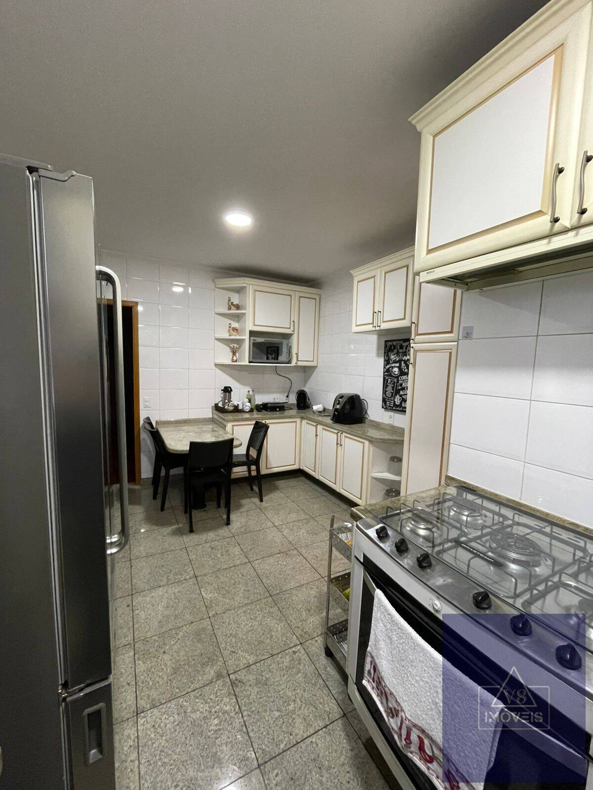 Apartamento à venda com 4 quartos, 156m² - Foto 17