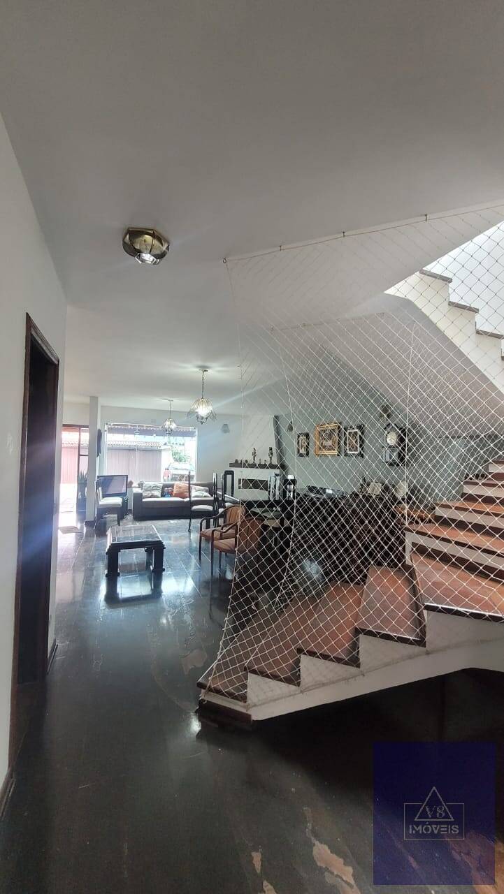 Casa à venda com 6 quartos, 339m² - Foto 19