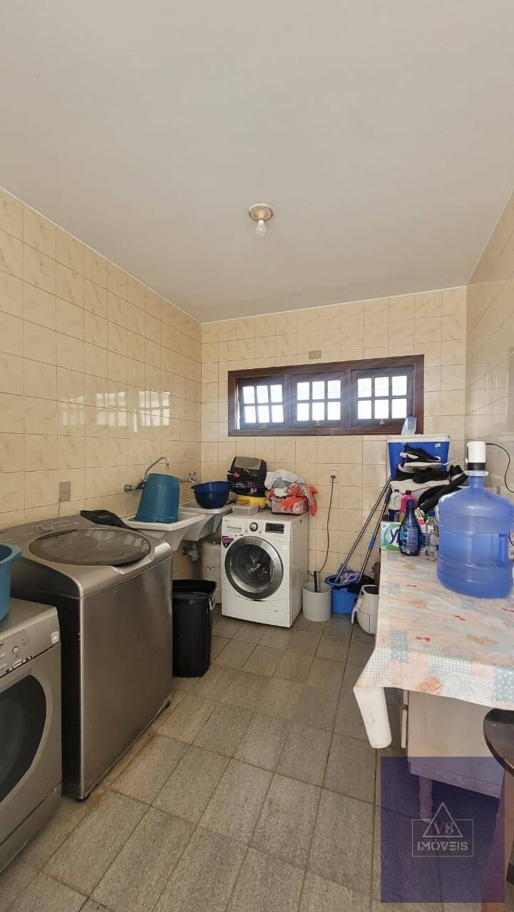 Casa à venda com 6 quartos, 339m² - Foto 26