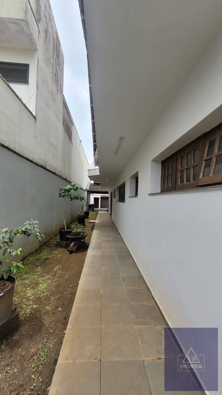 Casa à venda com 6 quartos, 339m² - Foto 31